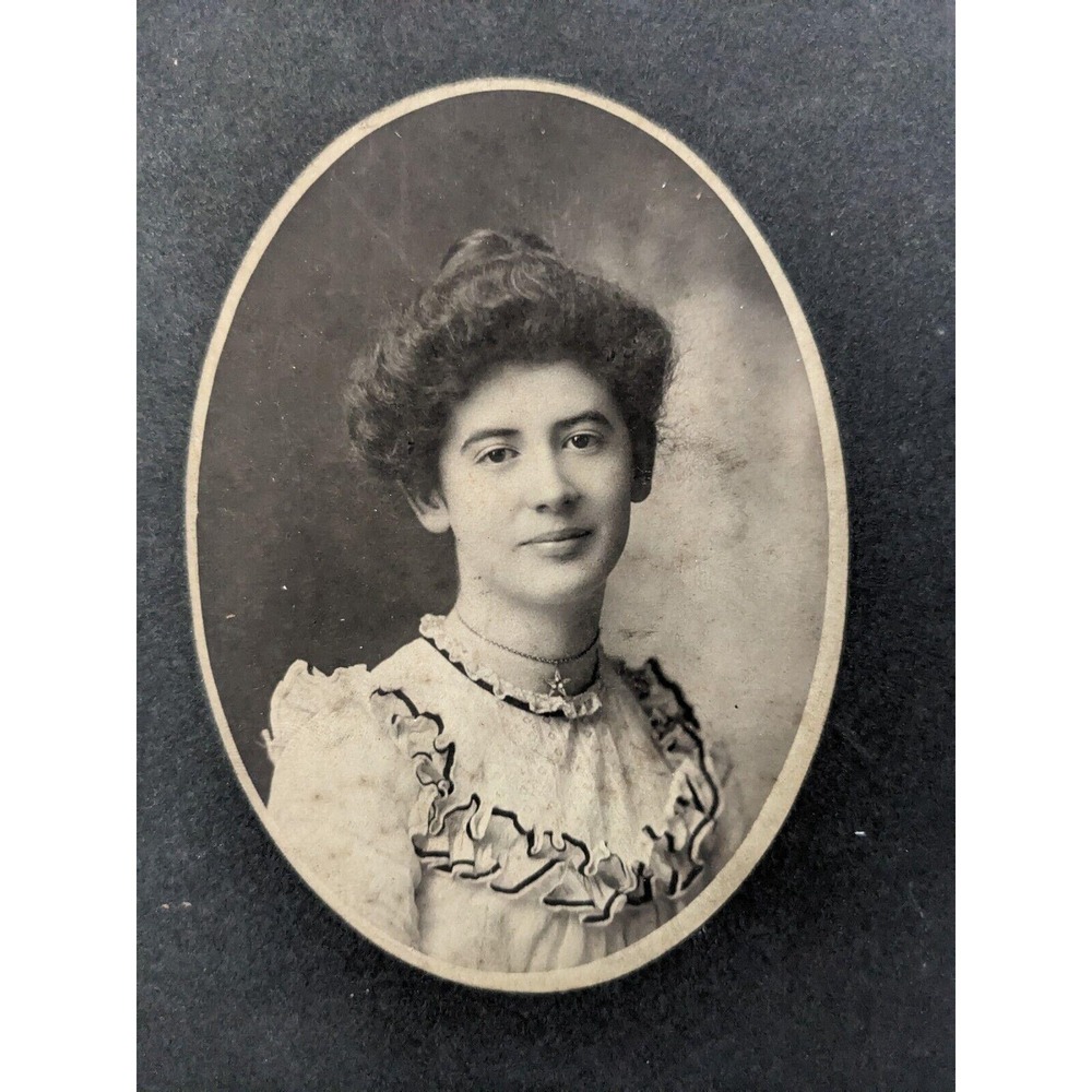 Antique Cabinet Card Pretty Young Lady Woman Edwardian Clothing Studio Portrait